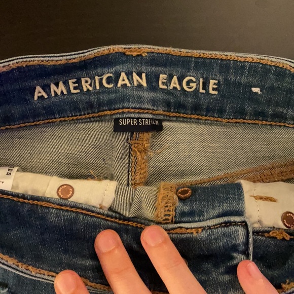 Women’s American Eagle Jean Shorts - Picture 3 of 5